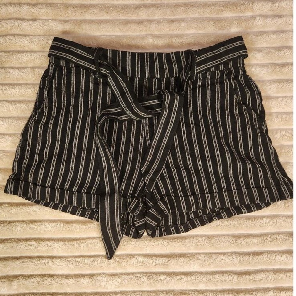 Rewash Black White Stripe Paperbag Waist Tie Shorts Size‎ S boho